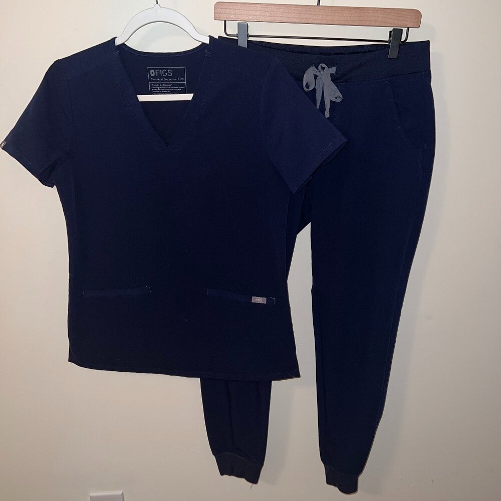 FIGS Scrub Set - Navy
